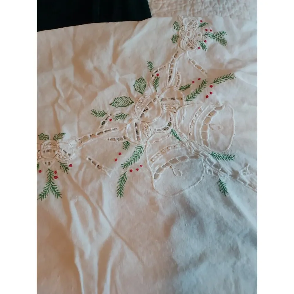 Tablecloth + 8 napkins Set of Linens Christmas White cutwork 60